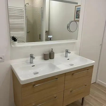 Sublime T2/ Cosy/ Clim/ Parking/plage Apartman *